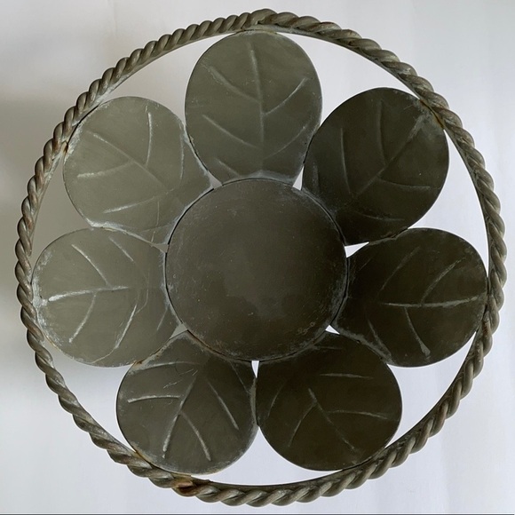 Leaf Design Metal Centrepiece Bowl - Picture 3 of 15
